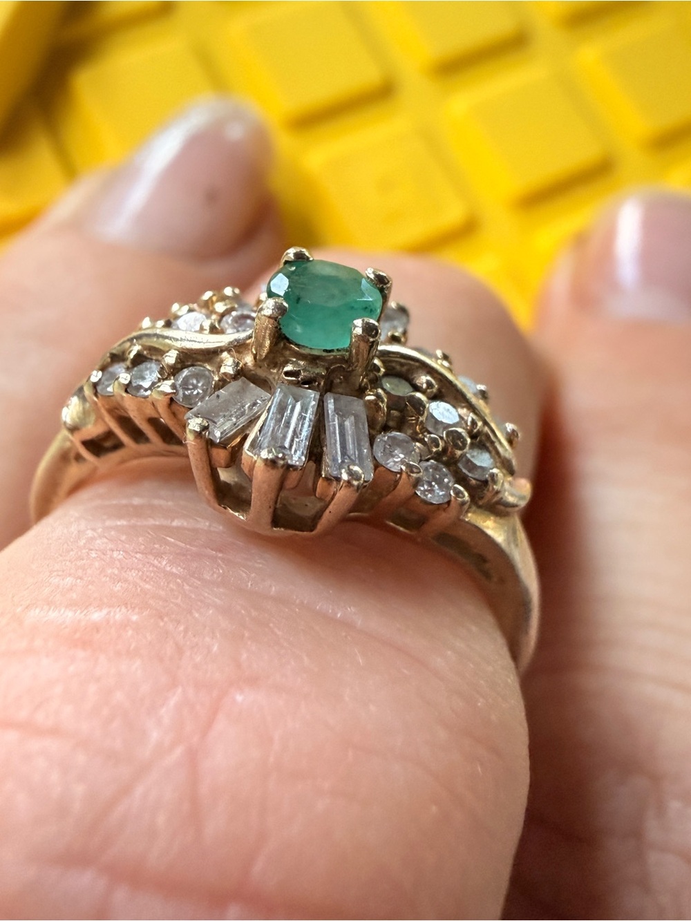Vintage 1980s Ballerina 10kt Gold Emerald & Diamond Cluster Ring ACC8 .95.ctw - Picture 10 of 17